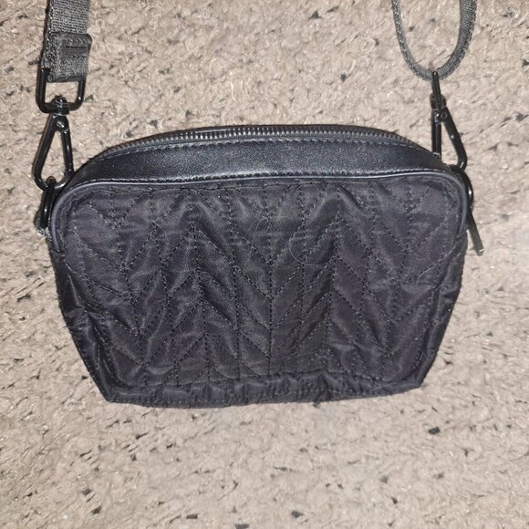 ROLLING STONES-ICONIC Collection-Quilted Chevron Crossbody Bag-Black-EX - Picture 3 of 7